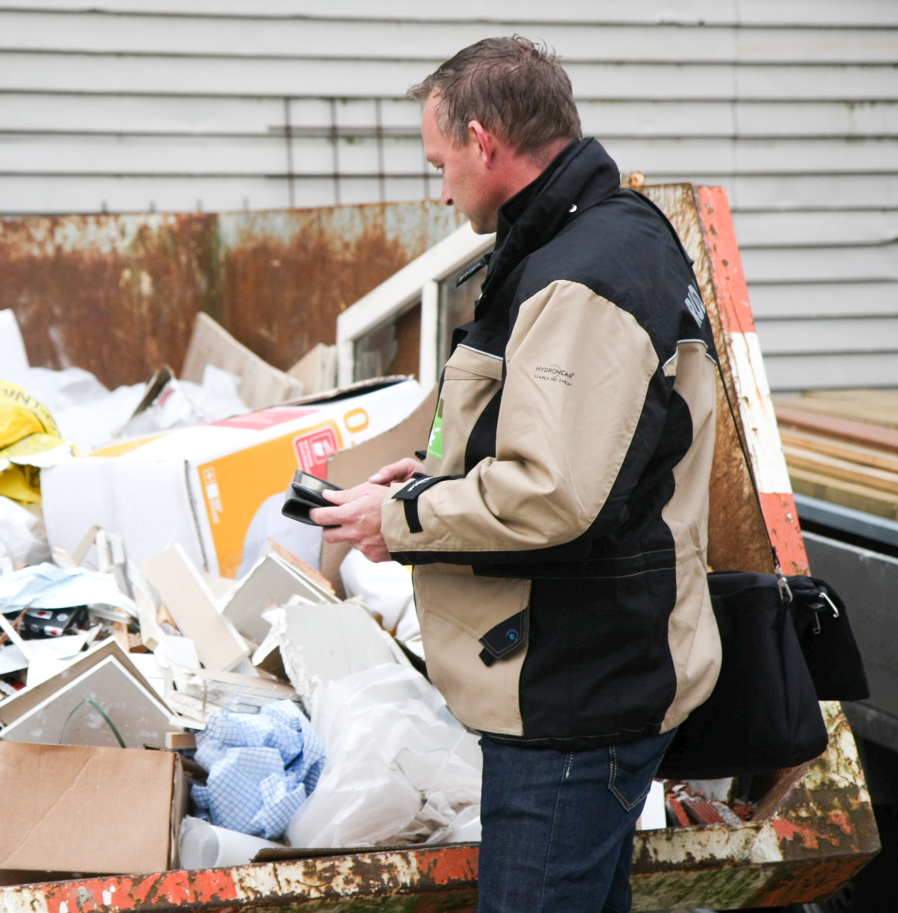 RUD NHN HANDHAVING afval bak binnen (1 van 1)