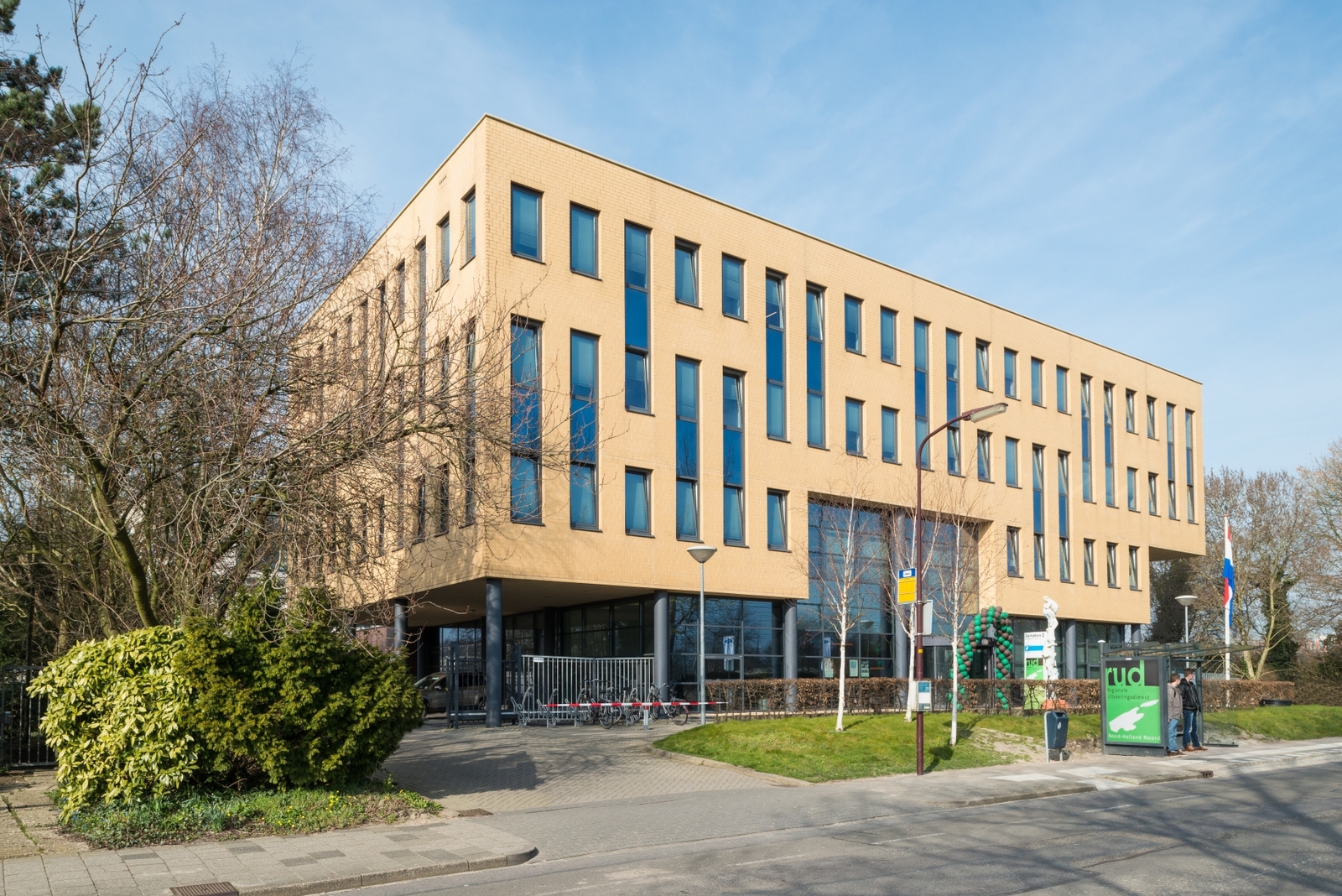 Gebouw RUD NHN feestelijk