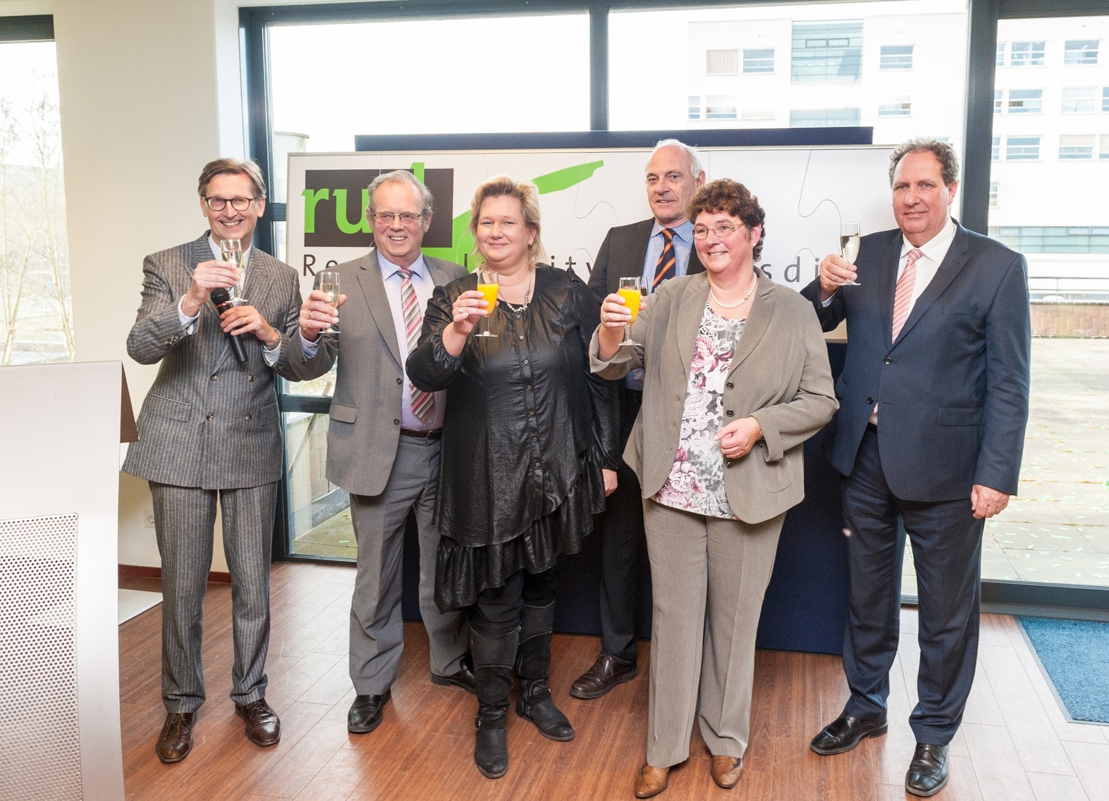 Sessie+3+van+4+Speeches+en+Opening+(45+van+49)